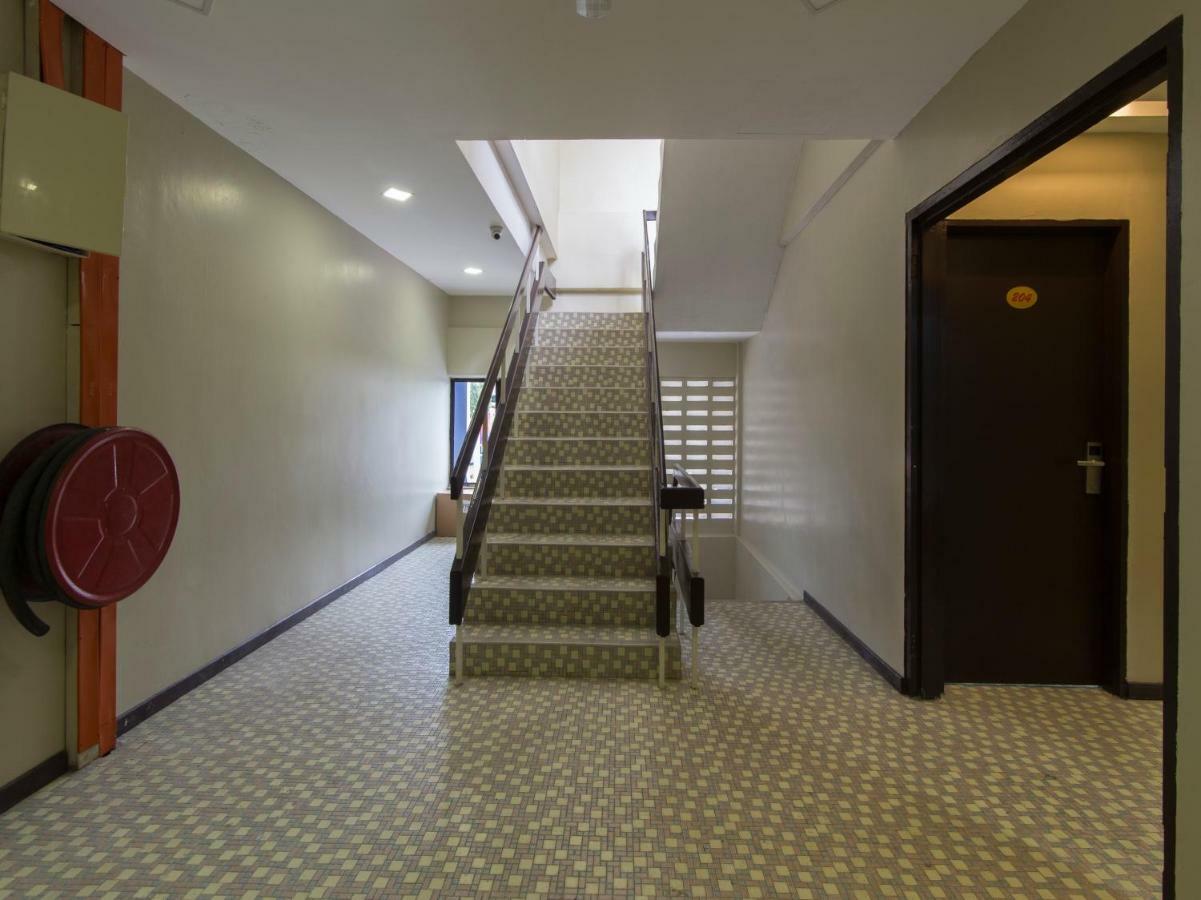 OYO 1136 Pd Star Hotel Port Dickson Exteriör bild