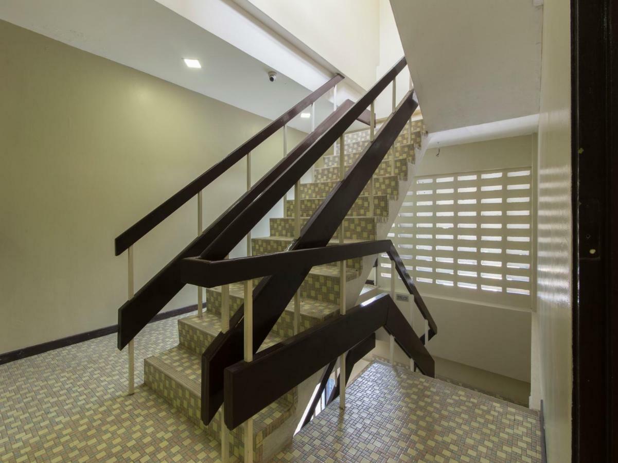 OYO 1136 Pd Star Hotel Port Dickson Exteriör bild