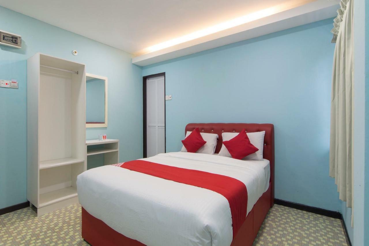 OYO 1136 Pd Star Hotel Port Dickson Exteriör bild
